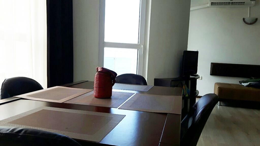 Kraybrezhna Apartment Поморие Екстериор снимка