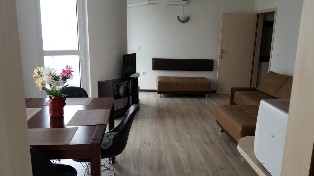 Kraybrezhna Apartment Поморие Екстериор снимка