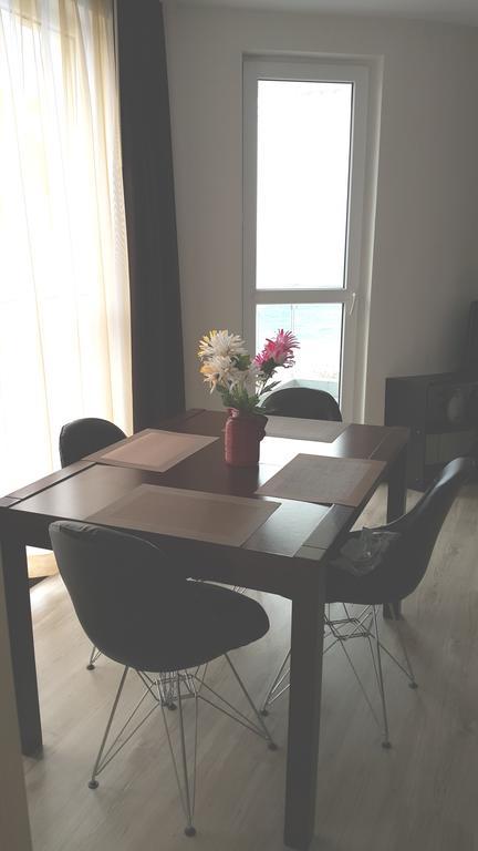 Kraybrezhna Apartment Поморие Екстериор снимка