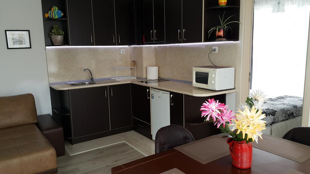 Kraybrezhna Apartment Поморие Екстериор снимка