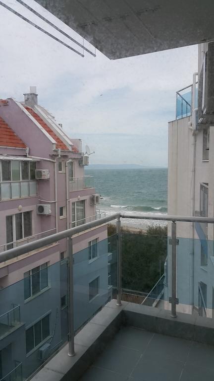 Kraybrezhna Apartment Поморие Екстериор снимка