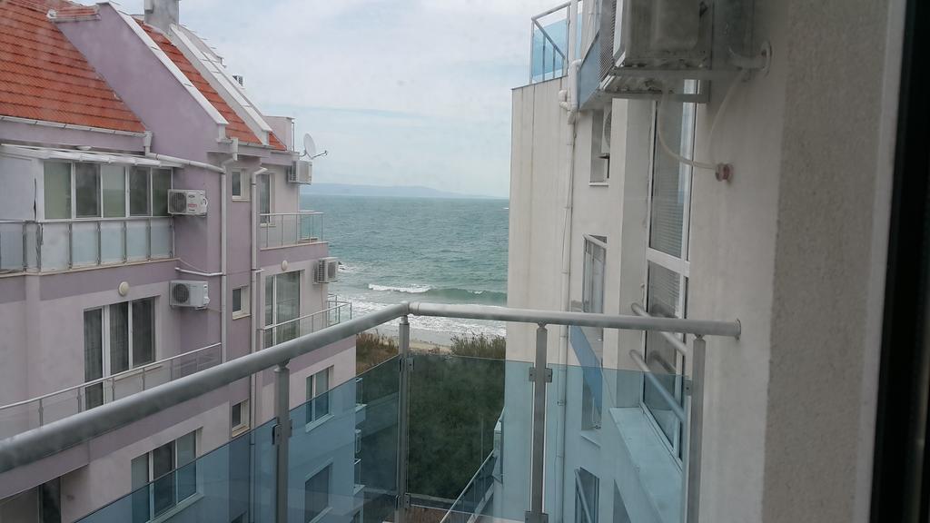 Kraybrezhna Apartment Поморие Екстериор снимка